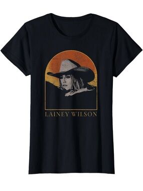 NWOT Woman's Lainey Wilson - Whirlwind Arch T-Shirt. Size Small